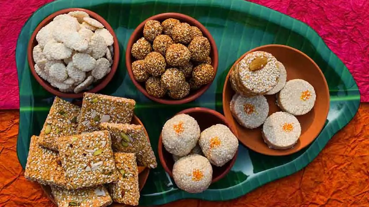 Makar Sankranti 2026: 23 साल बाद एकादशी का संयोग, क्या इस बार खिचड़ी खाना और दान करना रहेगा वर्जित?