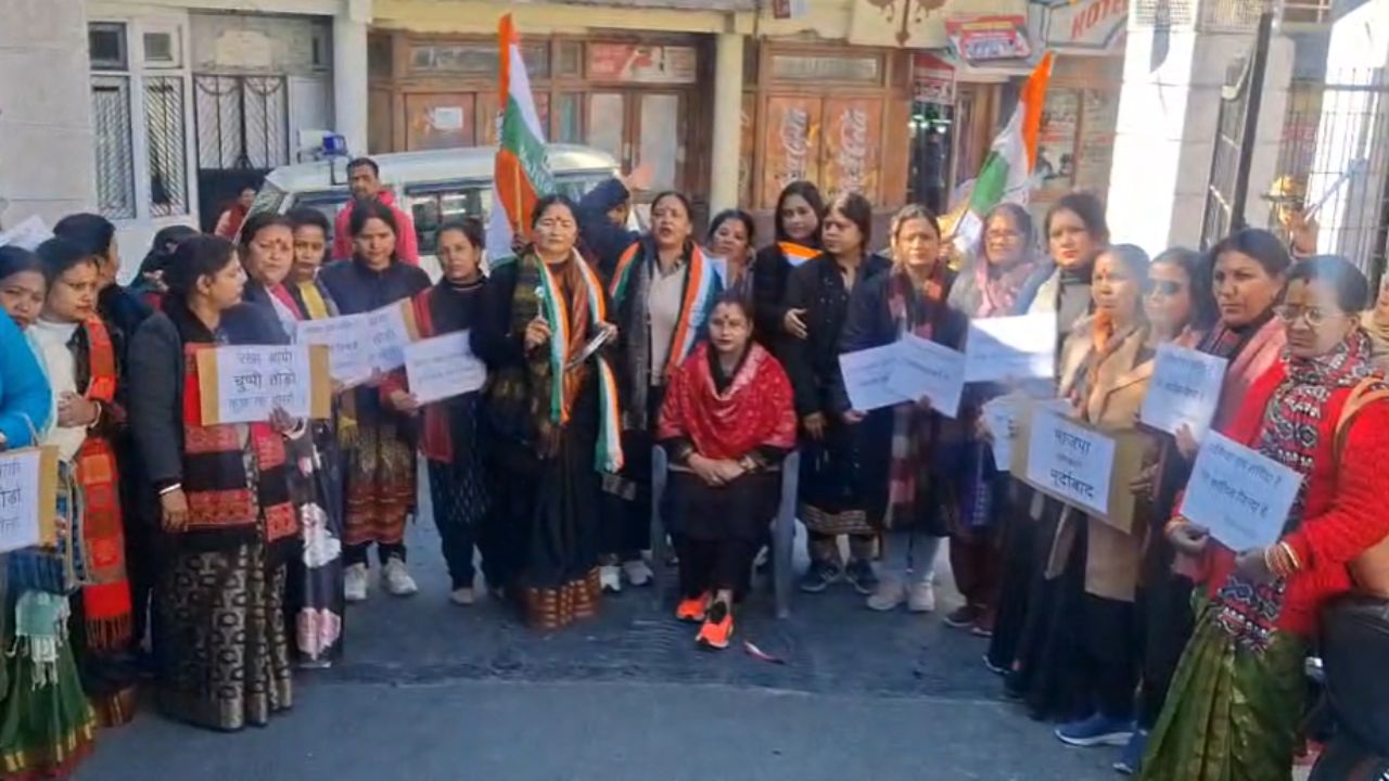 न्याय नहीं तो आंदोलन तेज होगा! अंकिता भंडारी केस में VIP नाम उजागर करने की मांग, नैनीताल में उग्र प्रदर्शन