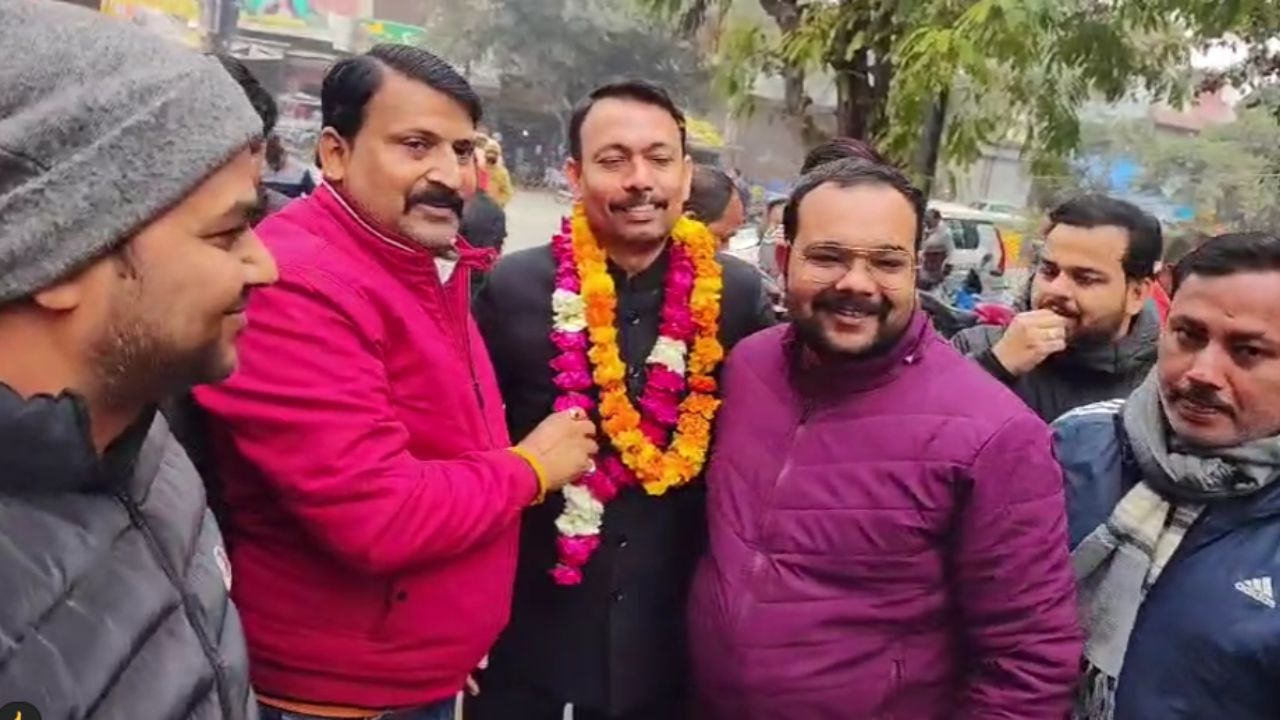 इस्तीफे के बाद पहली बार एटा पहुंचे PCS अधिकारी अलंकार अग्निहोत्री, जनता जानना चाहती है उनका पक्ष; जानिए क्या कहा…