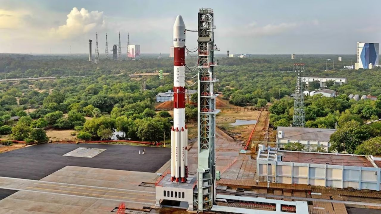 PSLV-C62 मिशन में तकनीकी अड़चन, थर्ड स्टेज फेल के बाद सैटेलाइट तैनाती अधर में… जानिए अब आगे क्या?