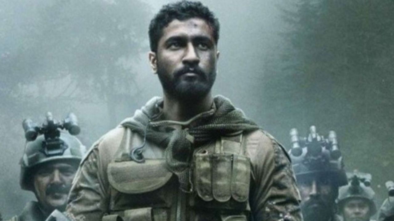 देशभक्ति पर बनी फिल्में सिर्फ मनोरंजन नहीं करतीं, बल्कि नई पीढ़ी को देश के इतिहास, सेना के पराक्रम और संविधान के महत्व से भी जोड़ती हैं। गणतंत्र दिवस जैसे मौके पर इन्हें देखना परिवार के साथ भावनात्मक और प्रेरणादायक अनुभव बन सकता है। (Img Source: Google)