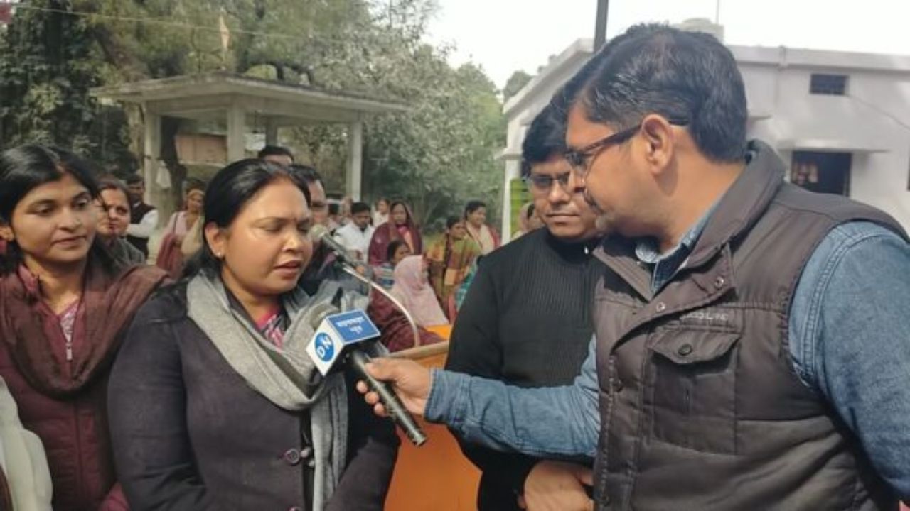Raebareli: आंगनबाड़ी कार्यकत्रियों का छलका दर्द, मानदेय को लेकर कही ये बात