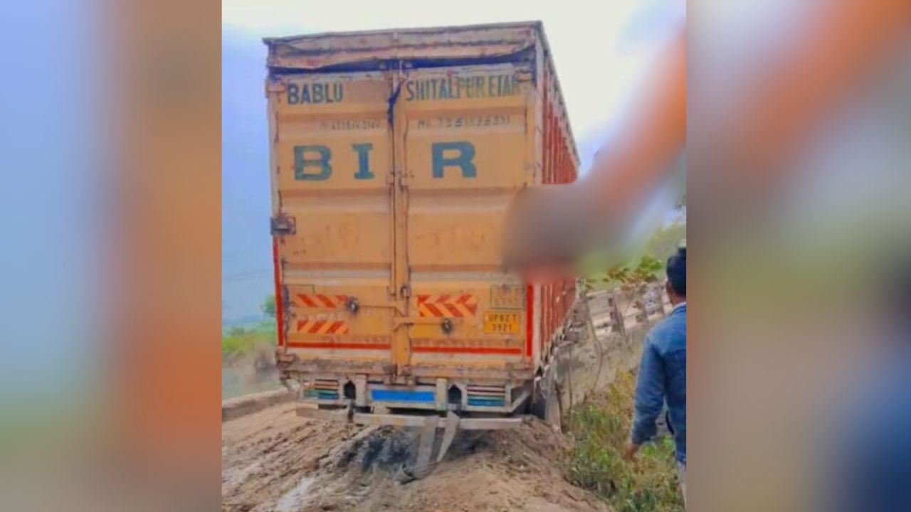 Raebareli: हादसों को दावत देता पुल, प्रशासन बेखबर, मौत के मुंह में जाने से बचा ट्रक चालक