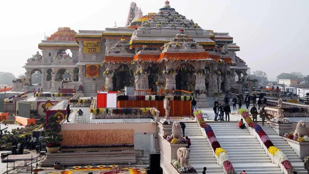 राम मंदिर में नमाज पढ़ने की कोशिश: समय रहते टली बड़ी घटना, सुरक्षाकर्मियों की सतर्कता से युवक पकड़ा गया