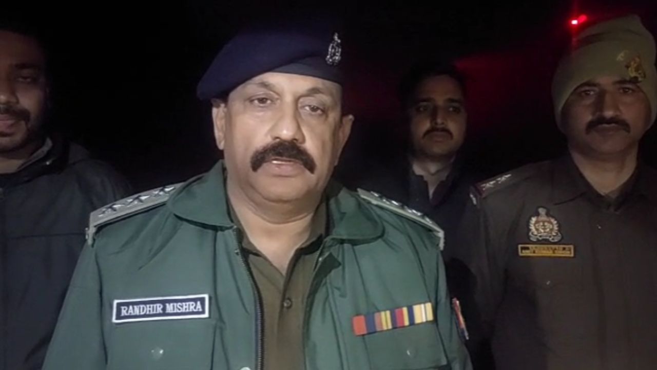 सोनभद्र में देर रात रेलवे स्टेशन के पास चली गोलियां, पुलिस की कार्रवाई से मचा हड़कंप; पढ़ें पूरा मामला