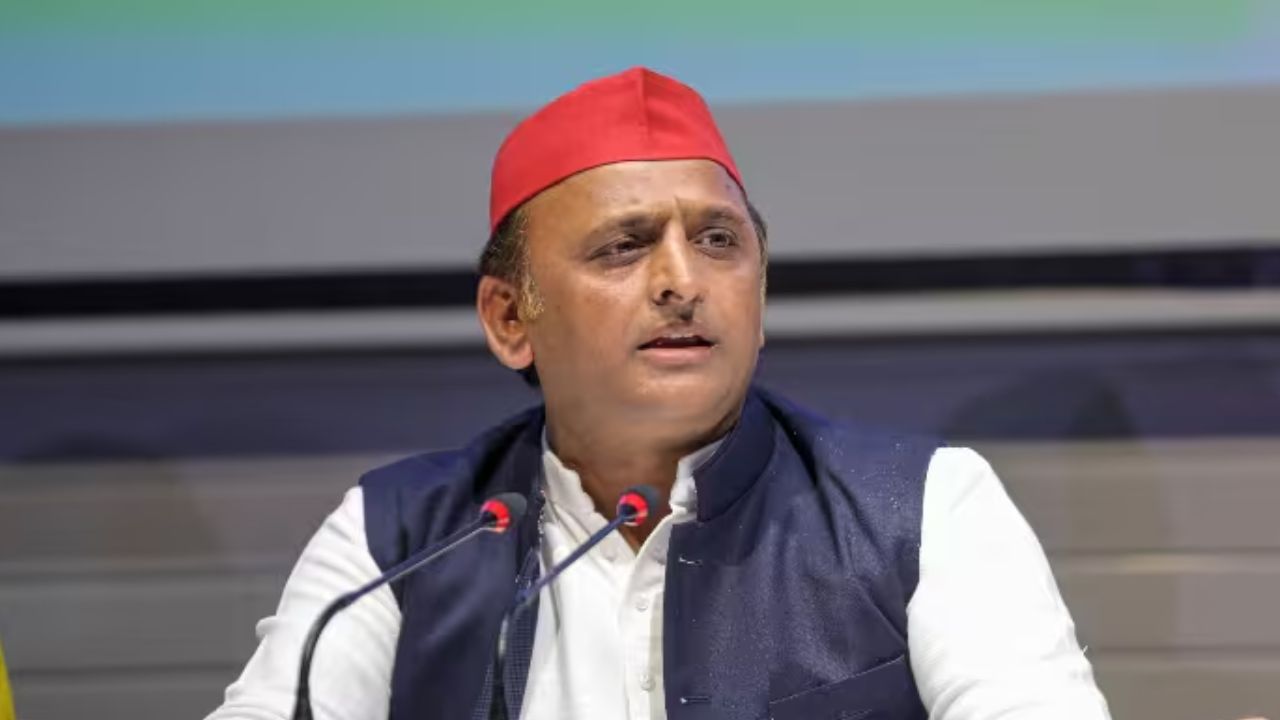 सपा प्रमुख अखिलेश यादव जानिये क्यों बोले- ‘यूपी पुलिस का हार्दिक अभिनंदन’