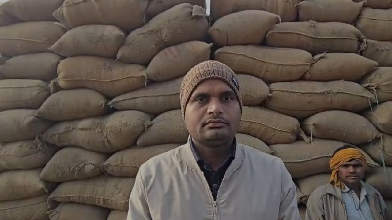 Fatehpur Mandi Scam: फतेहपुर में दलालों का कब्जा, धान तौल में कटौती से किसान बेहाल