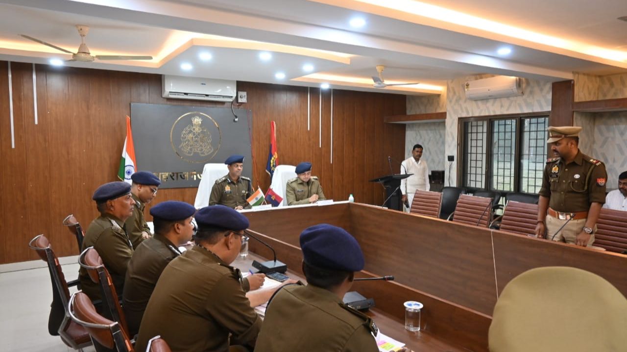 डीआईजी एस. चेनप्पा का महराजगंज दौरा, कानून-व्यवस्था को लेकर पुलिस को दिए सख्त निर्देश