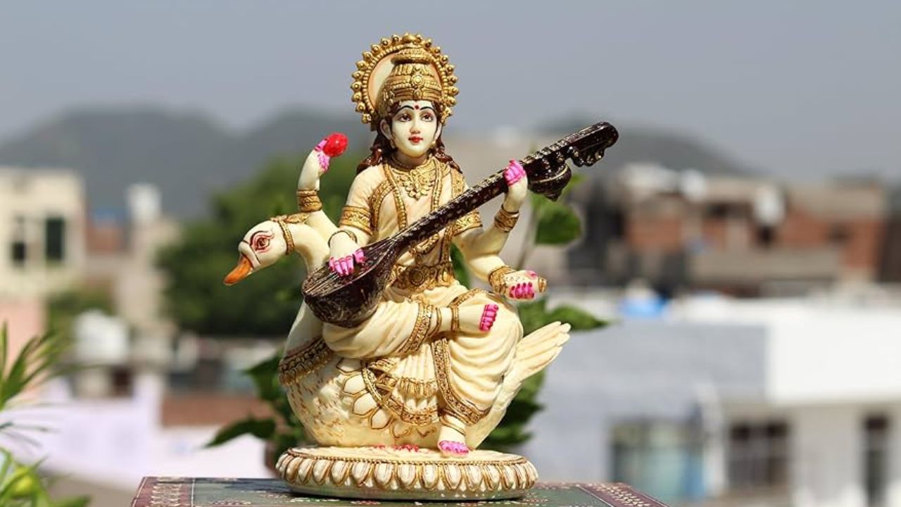 बलिया में बसंत पंचमी की धूम, 480 जगहों पर विराजेंगी मां सरस्वती