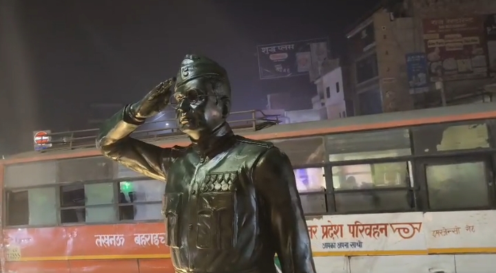 रात में बदली गई सुभाष चन्द्र बोस की प्रतिमा, तीन महीने पहले सांसद राहुल गांधी ने किया था अनावरण