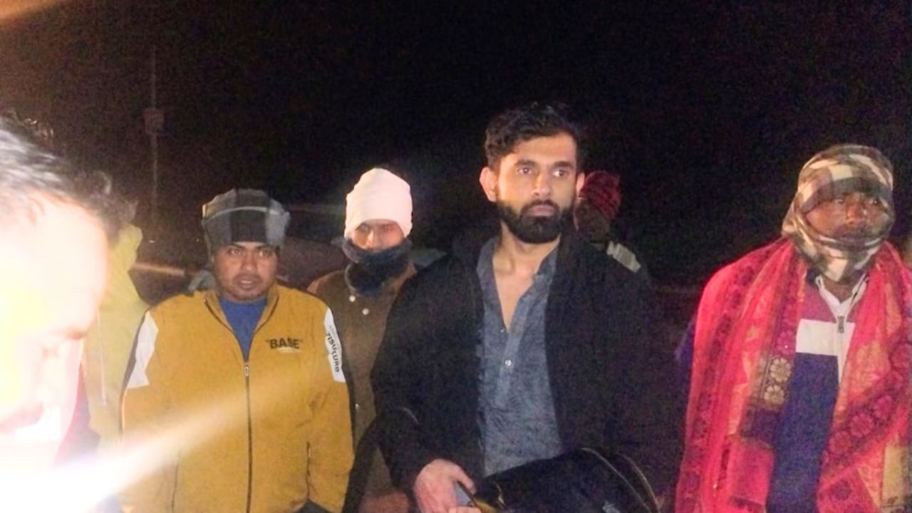 Shahjahanpur: मौलाना तौकीर के बेटे फरमान रजा पर पुलिस का शिकंजा