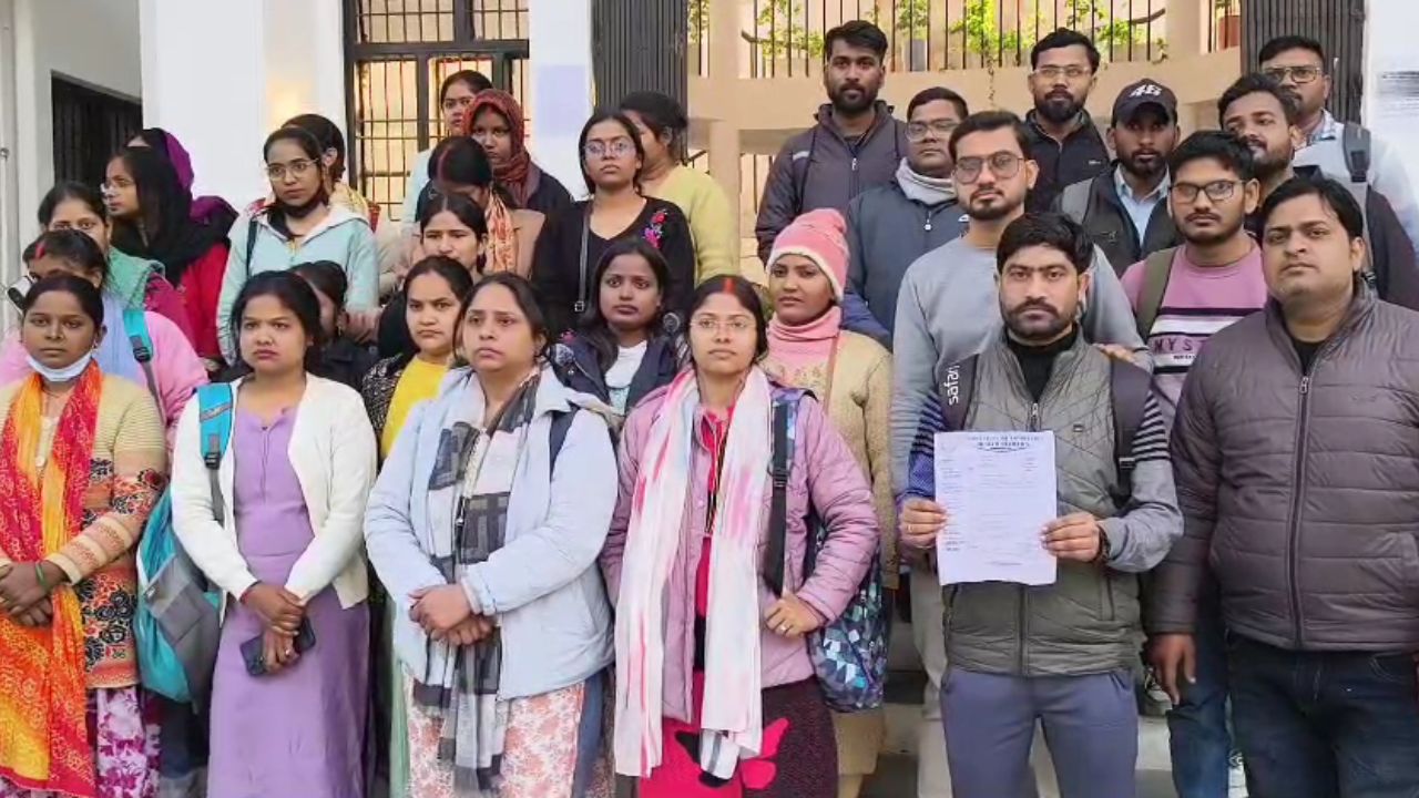 सोनभद्र में स्वास्थ्य कर्मियों ने प्रशासन से लगाई ये गुहार, स्वास्थ्य विभाग बेसुध