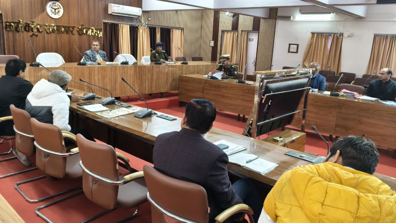 सोनभद्र में स्कूल वाहनों की सुरक्षा पर बड़े फैसले, प्रशासन ने दिए सख्त निर्देश