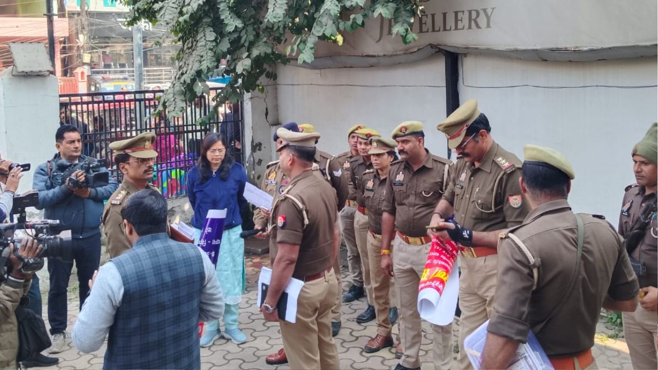 सोनभद्र में कफ सिरप तस्करी मामले में बड़ा खुलासा, भोला प्रसाद की 28.5 करोड़ की संपत्ति कुर्क, जानिये नया अपडेट