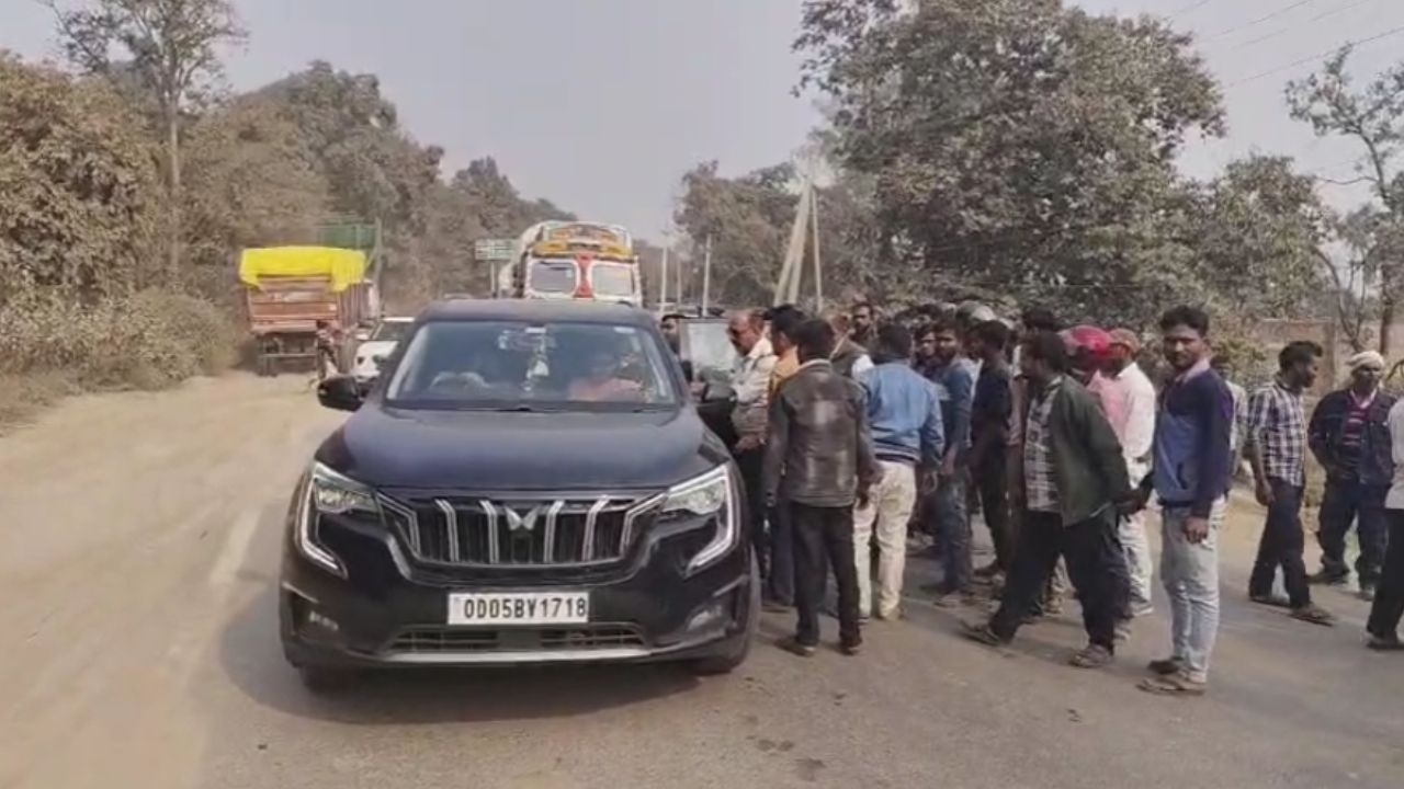 सोनभद्र में दर्दनाक सड़क हादसा, सीओ की सरकारी गाड़ी की चपेट में आई महिला, मौके पर मौत से मचा हड़कंप