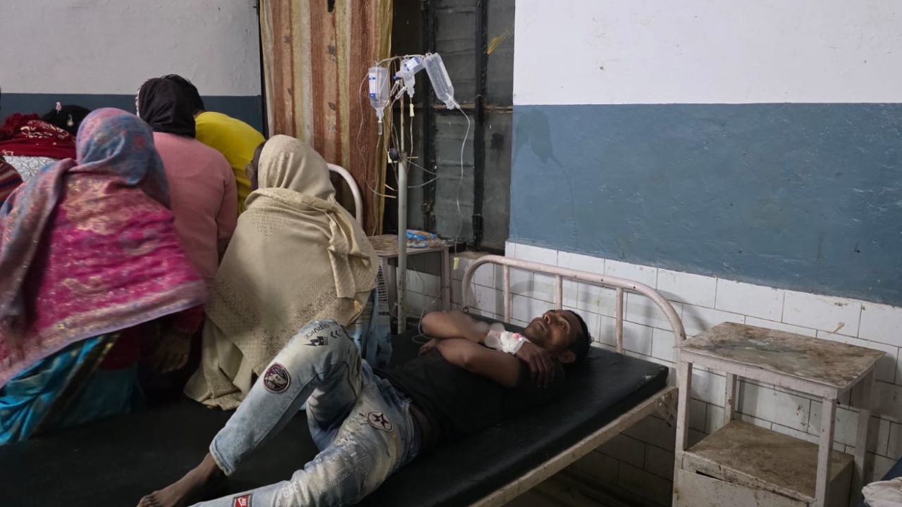 घर के अंदर क्या हुआ? पति-पत्नी विवाद में लहूलुहान हुआ युवक, दो बयान और कई सवाल में उलझी पूरी कहानी