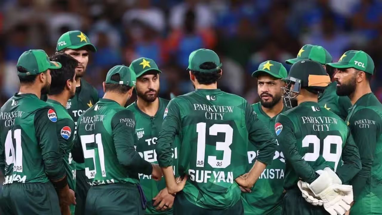 T20 World Cup 2026: बहिष्कार की चर्चाओं के बीच पाकिस्तान का बड़ा दांव, 15 सदस्यीय टीम घोषित