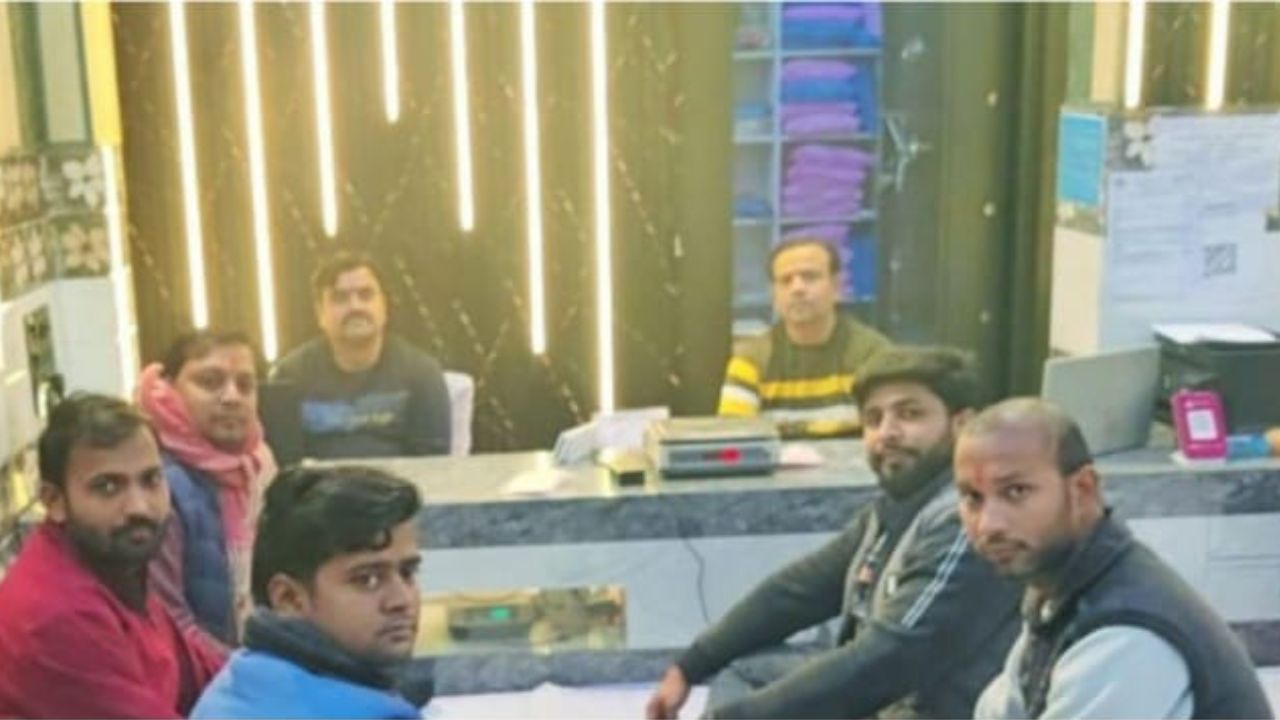 Maharajganj: सिसवा को लेकर बड़ी प्रशासनिक हलचल, व्यापारियों की भूमिका आई सामने, जानें आगे क्या होगा…