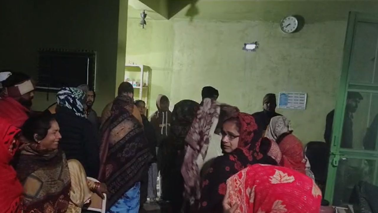 Badaun Crime: इलाज के नाम पर बड़ी लापरवाही, परिजनों ने किया हंगामा