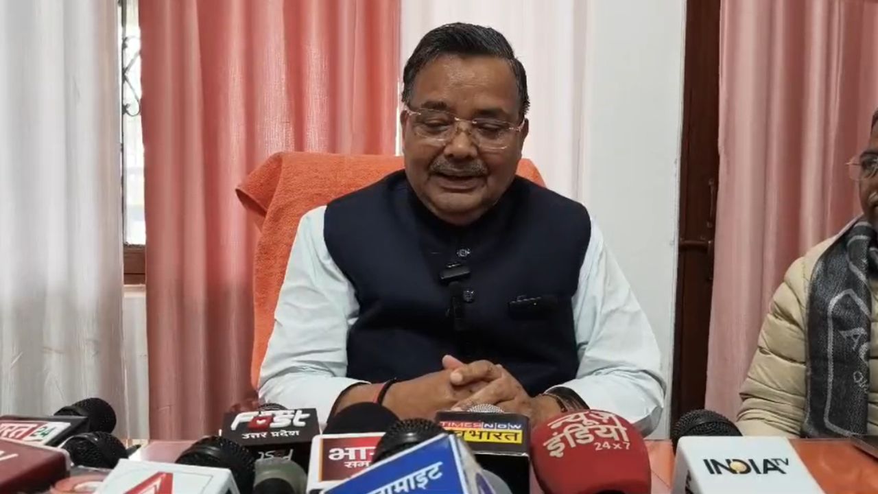 Mainpuri Politics: कैबिनेट मंत्री जयवीर सिंह ने सुनी जनता की समस्याएं, जानिये क्या बोले?