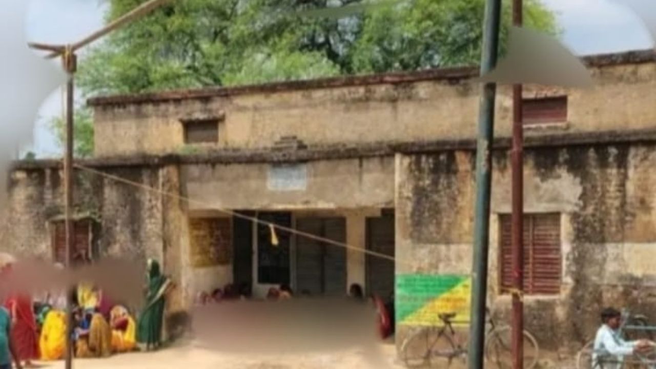 Sonbhadra: बीपैक्स कचनरवा केन्द्र में प्रभारी की मनमानी से किसान परेशान, धान खरीदी में अनियमितता का आरोप