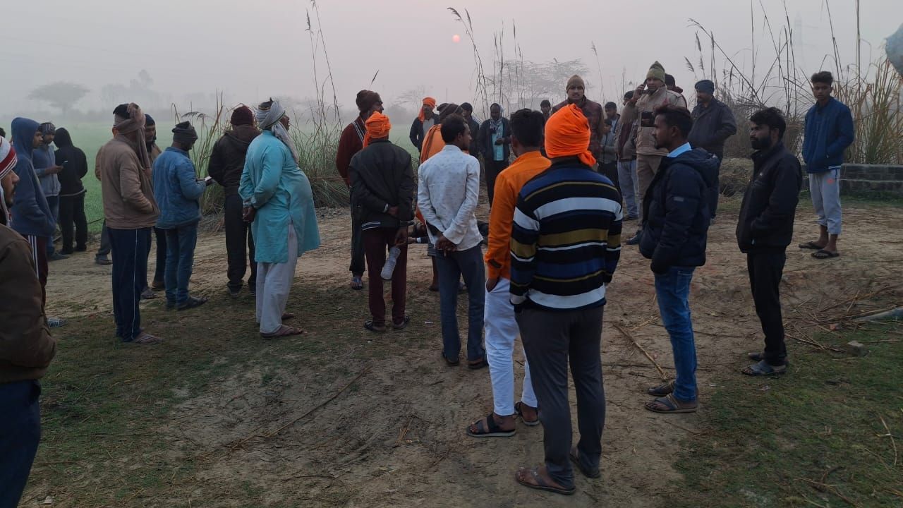 फतेहपुर में फिर हत्या, सड़क किनारे पुलिया के पास अज्ञात युवक का शव मिलने से सनसनी, पढ़ें पूरा मामला