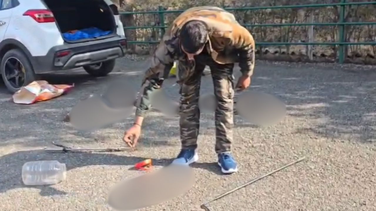 Nainital: रामनगर में अजगर और विषैले कोबरा को ऐसे किया रेस्क्यू