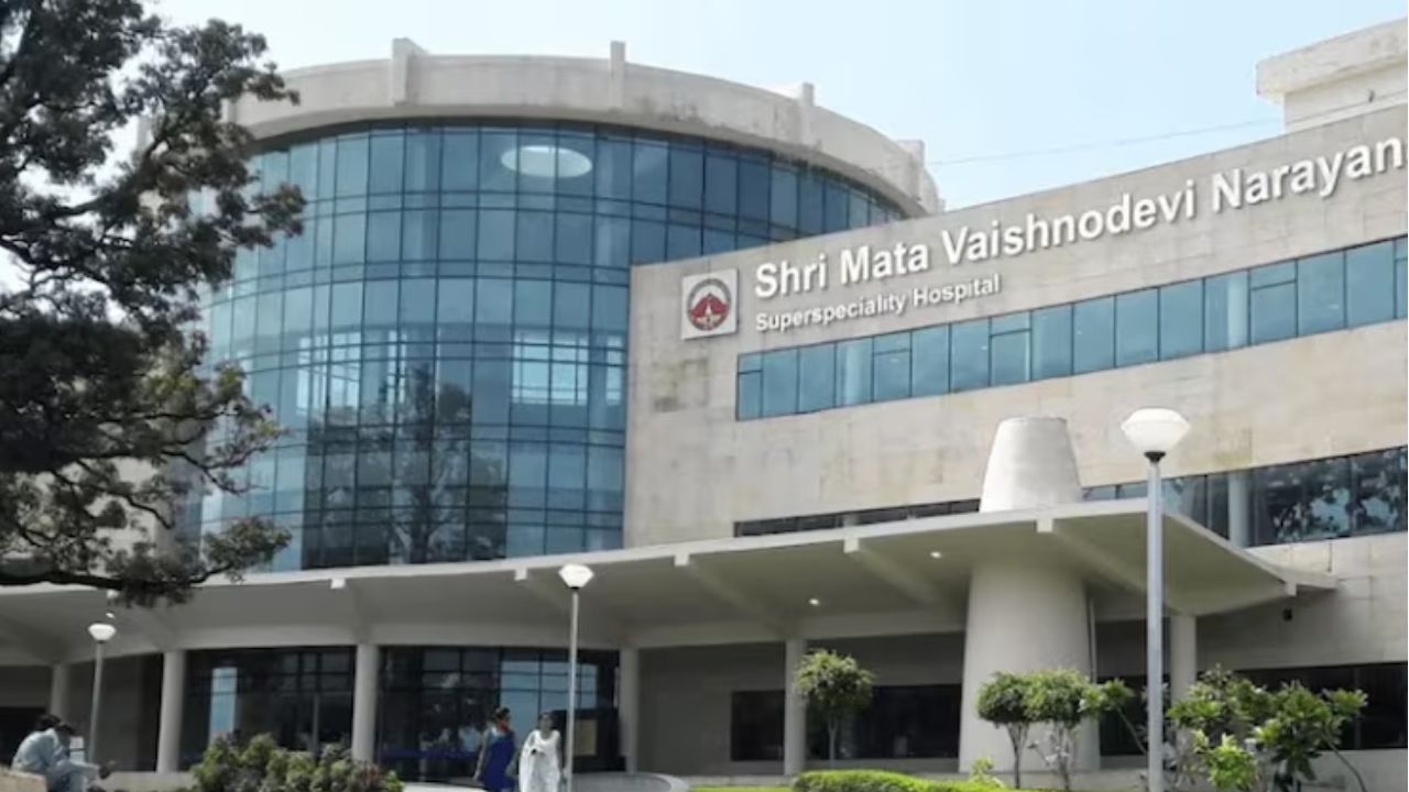 जम्मू के वैष्णो देवी मेडिकल कॉलेज पर गिरी गाज, NMC ने छीनी मान्यता, जानें क्या है पूरा विवाद ?