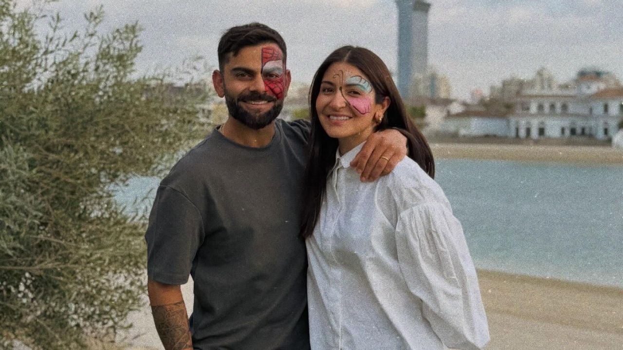 New Year पर स्पाइडर मैन और बटरफ्लाई बने Virushka, क्या आपने देखा कपल का ये रूप?