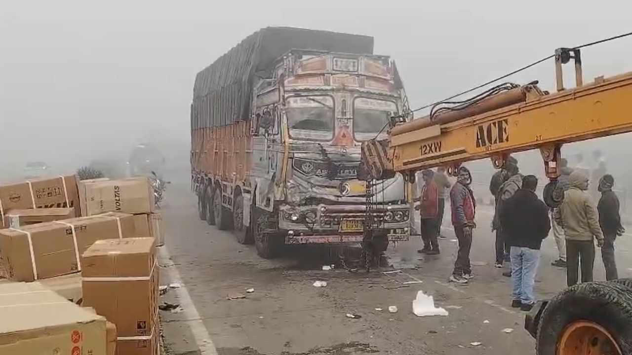 फतेहपुर हादसा: नेशनल हाईवे पर कोहरे का कहर, रोडवेज बस समेत 10 वाहन भिड़े, मची चीख पुकार
