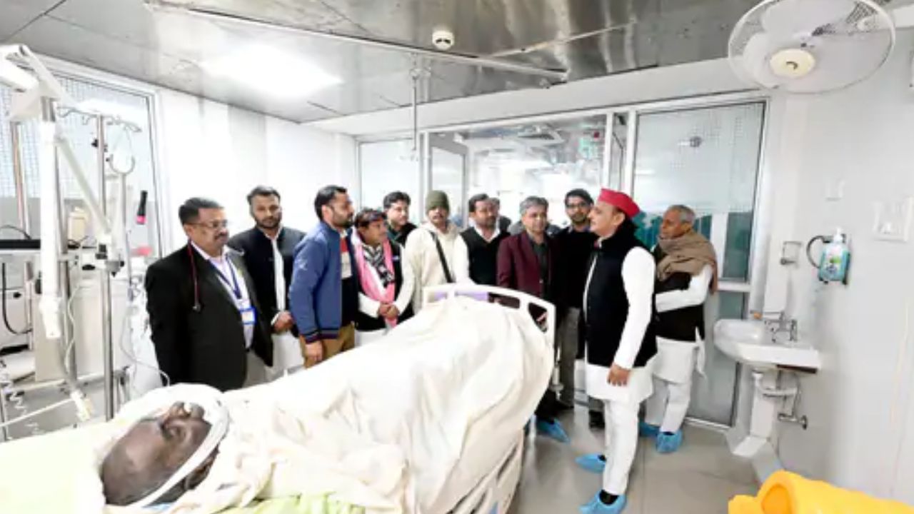 सपा कार्यालय पहुंचा 8 बार विधायक रहे विजय सिंह का पार्थिव शरीर, अखिलेश यादव समेत कई दिग्गज नेता श्रद्धांजलि देने पहुंचे