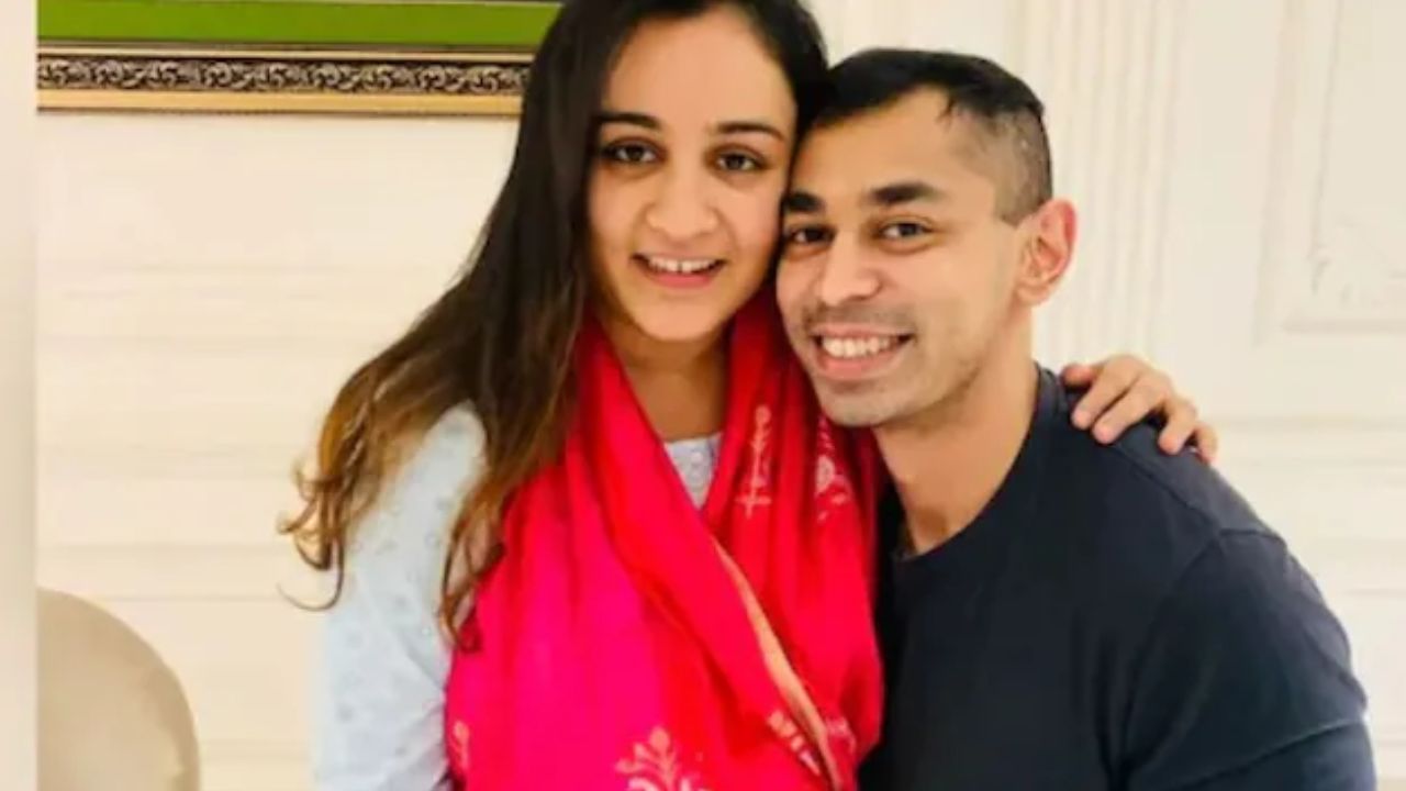 UP News: अपर्णा यादव के रिश्तों में नया अपडेट, प्रतीक यादव बोले- भाड़ में जाओ