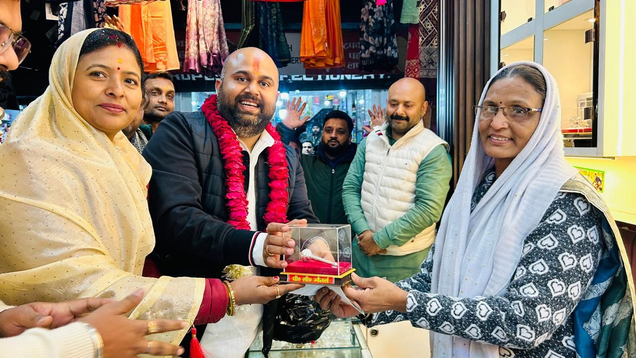 Devotees were invited to attend the discourse