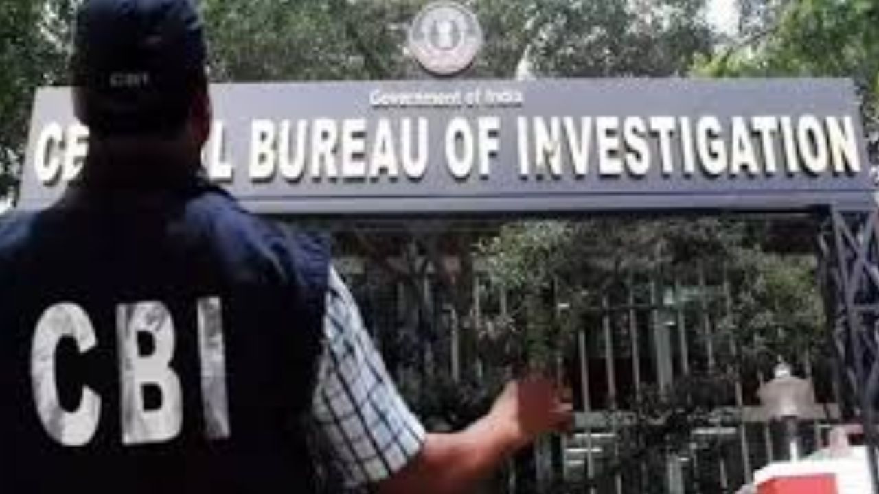 CBI की बड़ी कामयाबी: नोएडा से सरित विज को पकड़ा, 58 लाख रुपये की धोखाधड़ी कर 26 साल से था फरार