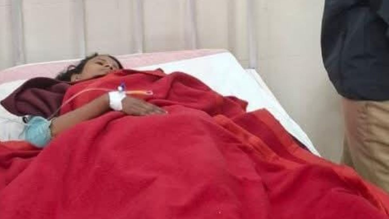 महाराजगंज में यूट्यूबर के घर पहुंची लड़की, यूट्यूबर ने शादी से किया मना, मचा हाई वोल्टेज ड्रामा