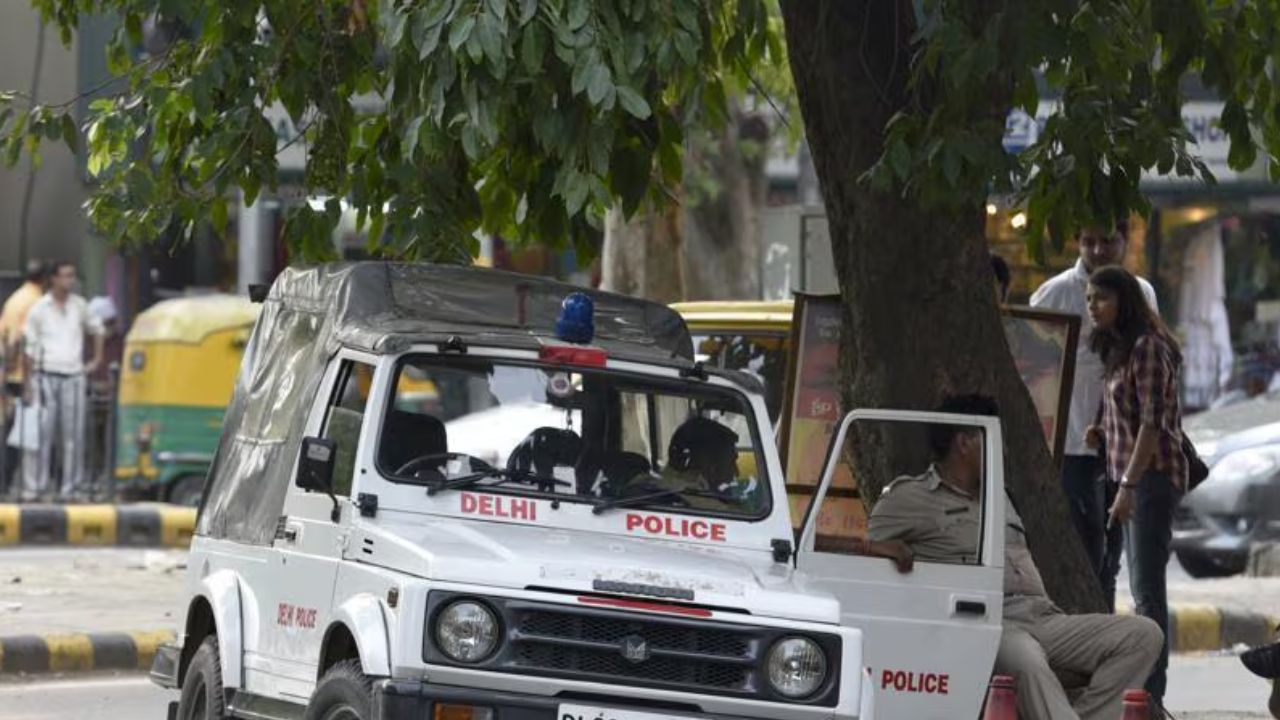 Republic Day पर दिल्ली में हाई अलर्ट, फिर भी बदमाशों के सामने कमजोर पड़ी पुलिस