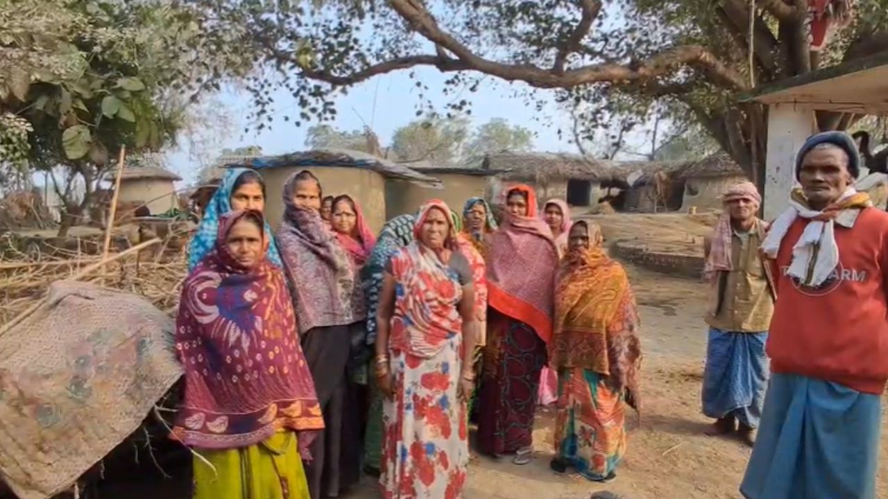 क्यों आज भी देवरिया का यह टोला विकास से है कोसों दूर? सालों से नहीं हो रही सुनवाई