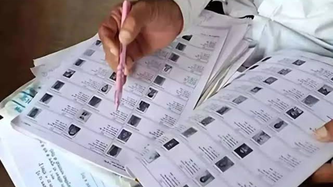 SIR-2026 की पहली ड्राफ्ट लिस्ट में बड़ा खुलासा: फतेहपुर में 3.15 लाख नाम कटे, हर छठा मतदाता सूची से बाहर