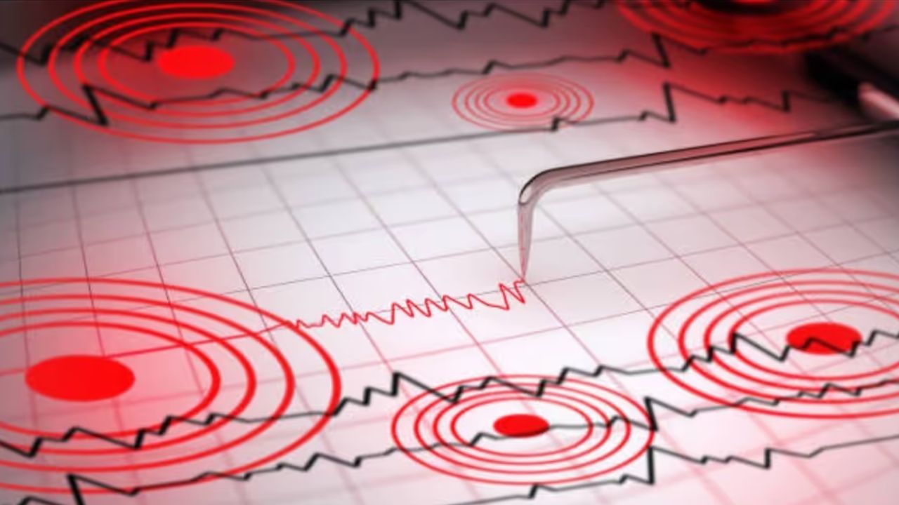 Delhi Earthquake Today: दिल्ली में सुबह महसूस किए गए भूकंप के झटके, जानें कितनी थी तीव्रता और कहां रहा केंद्र?