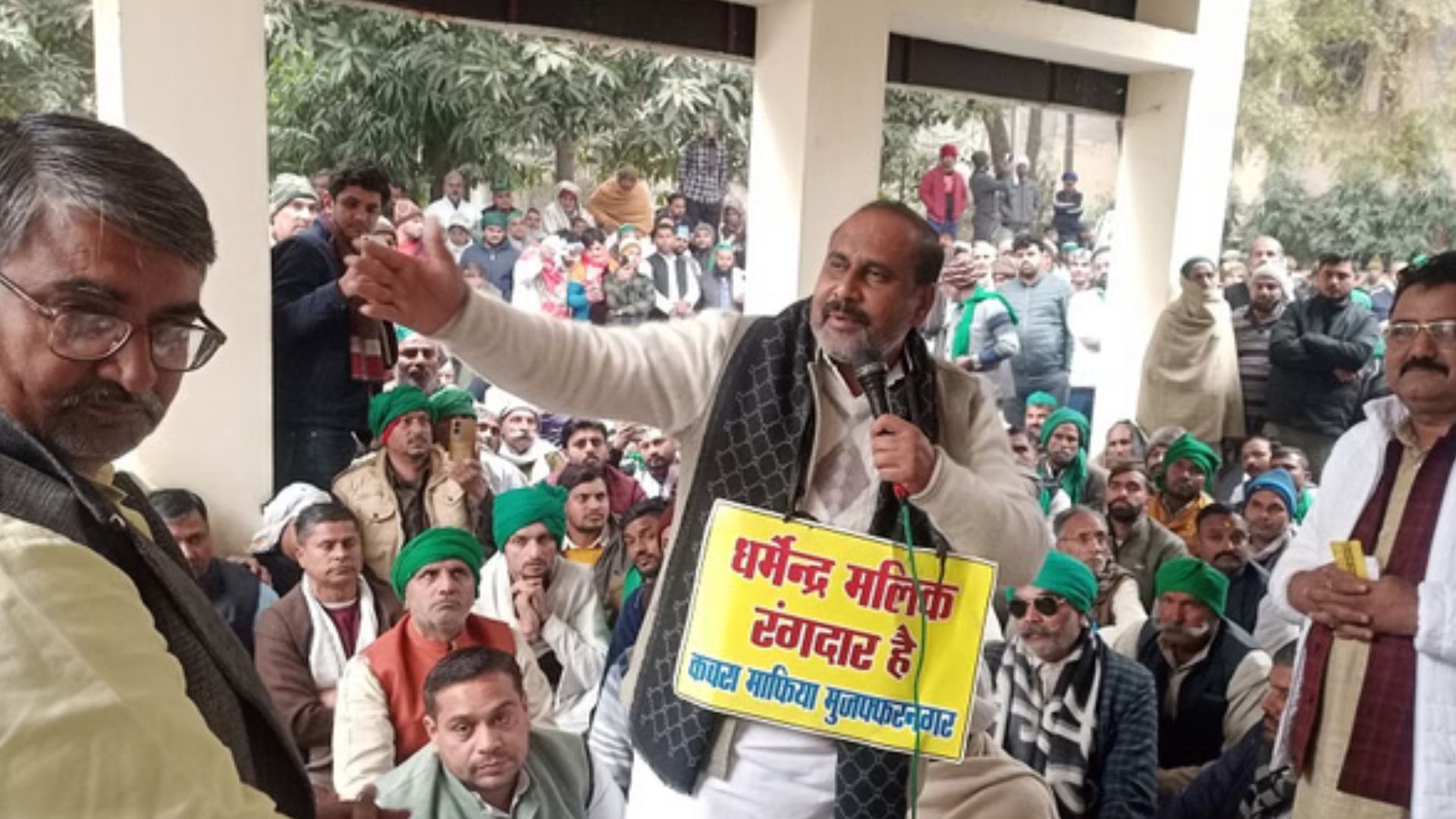 दिग्गज नेताओं समेत 400 किसानों पर FIR, थाना प्रभारी से कहा था- वर्दी फाड़ देंगे…वेस्ट यूपी में मचा बवाल