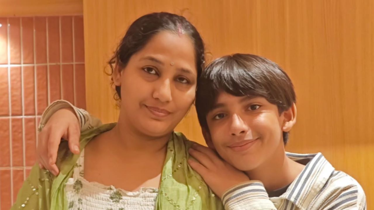 अजिंक्य के माता-पिता ने बिहार से मुंबई शिफ्ट होकर उन्हें करियर में पूरा सपोर्ट किया। मनोज बाजपेई उनके आइडल हैं और अजिंक्य अपनी पढ़ाई को भी एक्टिंग के साथ बराबर फोकस देते हैं। सोशल मीडिया पर लोग उनके काम की तारीफ करते नहीं थक रहे।