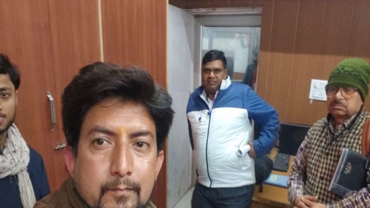 फिरोजाबाद में स्वास्थ्य विभाग की ‘रात की कैद’, आयुष्मान आईडी के नाम पर कर्मचारियों को बनाया बंधक