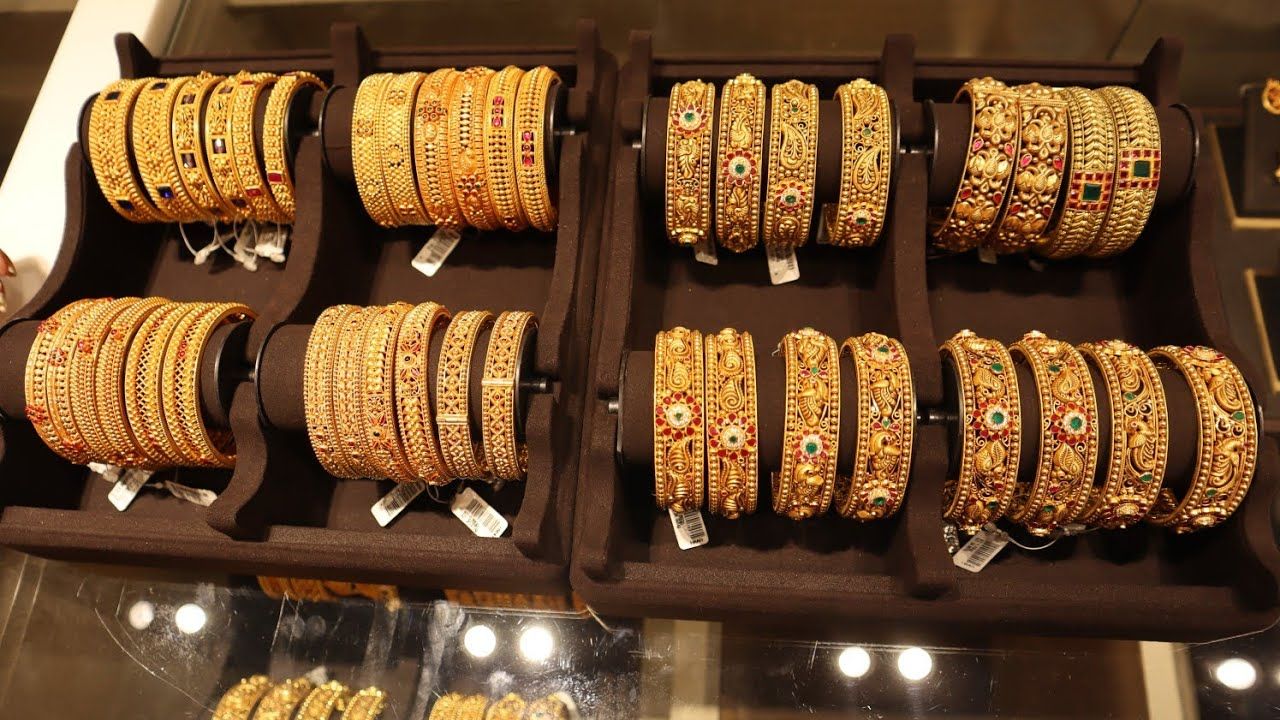 Gold Price Today: नए साल के पहले दिन सोने की कीमतों में गिरावट, जानें कितना हुआ रेट