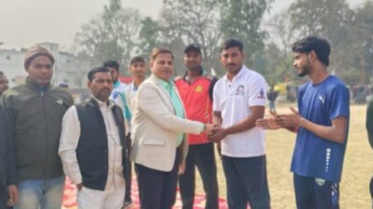 रोमांचक मुकाबले में गोला बेवरी का जलवा, गोपालपुर को करारी शिकस्त देकर अगले दौर में बनाई जगह