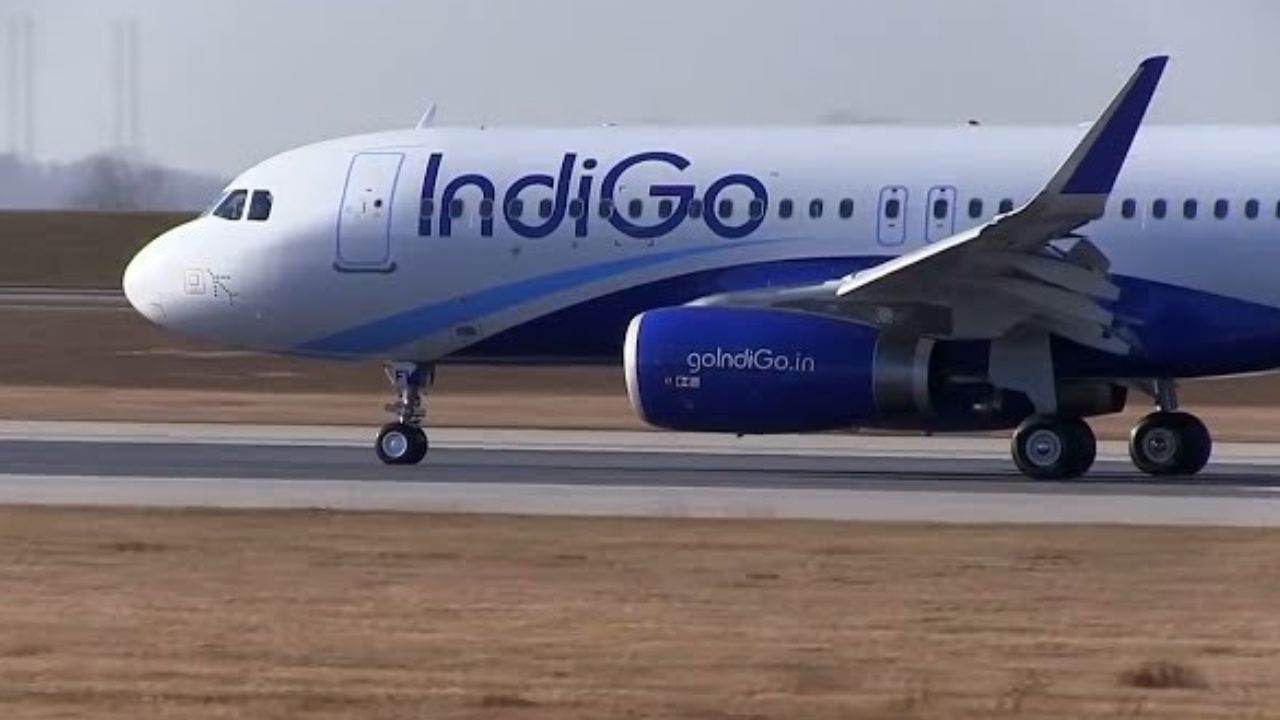 ‘हवाई जहाज में बम है’…दिल्ली से बागडोगरा जा रही इंडिगो फ्लाइट के बाथरूम में मिला लेटर, लखनऊ में इमरजेंसी लैंडिंग
