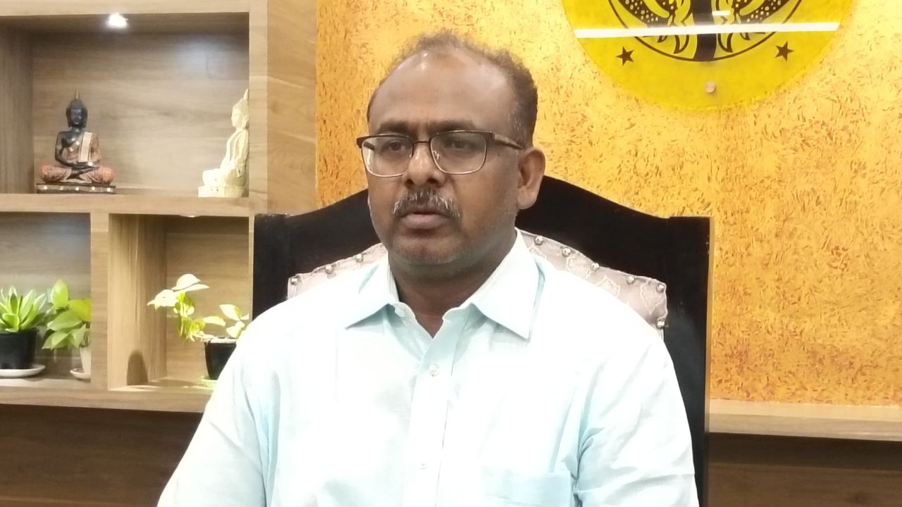 महराजगंज में ठंड का असर: डीएम ने दिए स्कूल छुट्टी के आदेश, जानें कब तक रहेंगे बंद