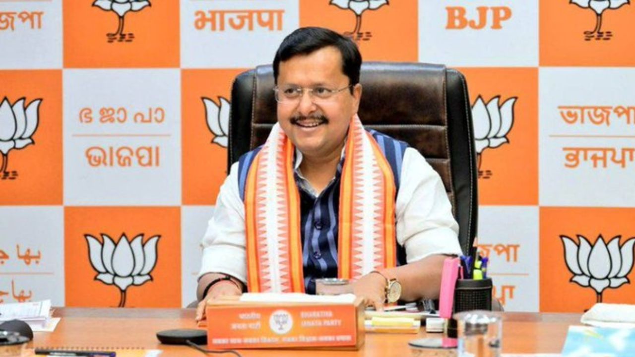 बीजेपी को मिलेगा नया चेहरा? नितिन नबीन ने राष्ट्रीय अध्यक्ष पद के लिए भरा पर्चा, कल तय होगा फैसला