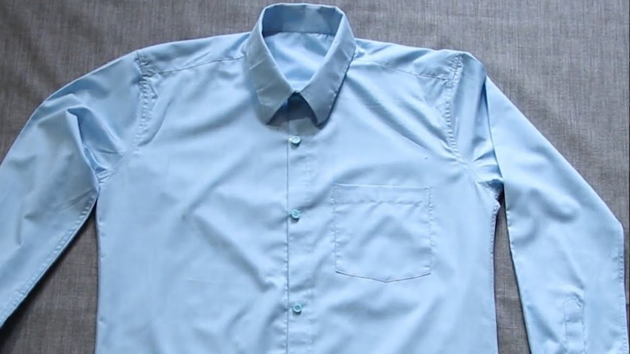 गोरखपुर में 699 रुपये की शर्ट पर कानूनी जंग, शोरूम का मैनेजर बोला- साहब! बताओ हमारी क्या गलती?