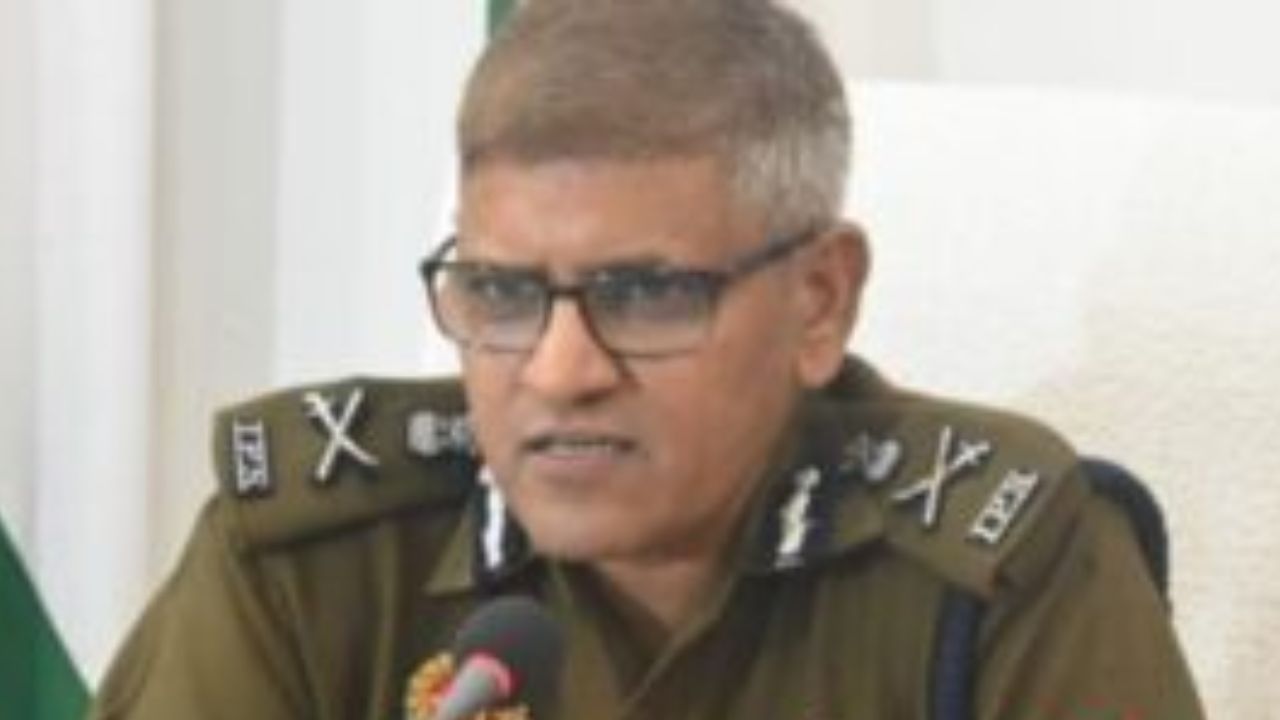 गोरखपुर जोन में पुलिस का बड़ा एक्शन: 48 घंटे में 353 अपराधी गिरफ्तार, कानून-व्यवस्था पर सख्त संदेश