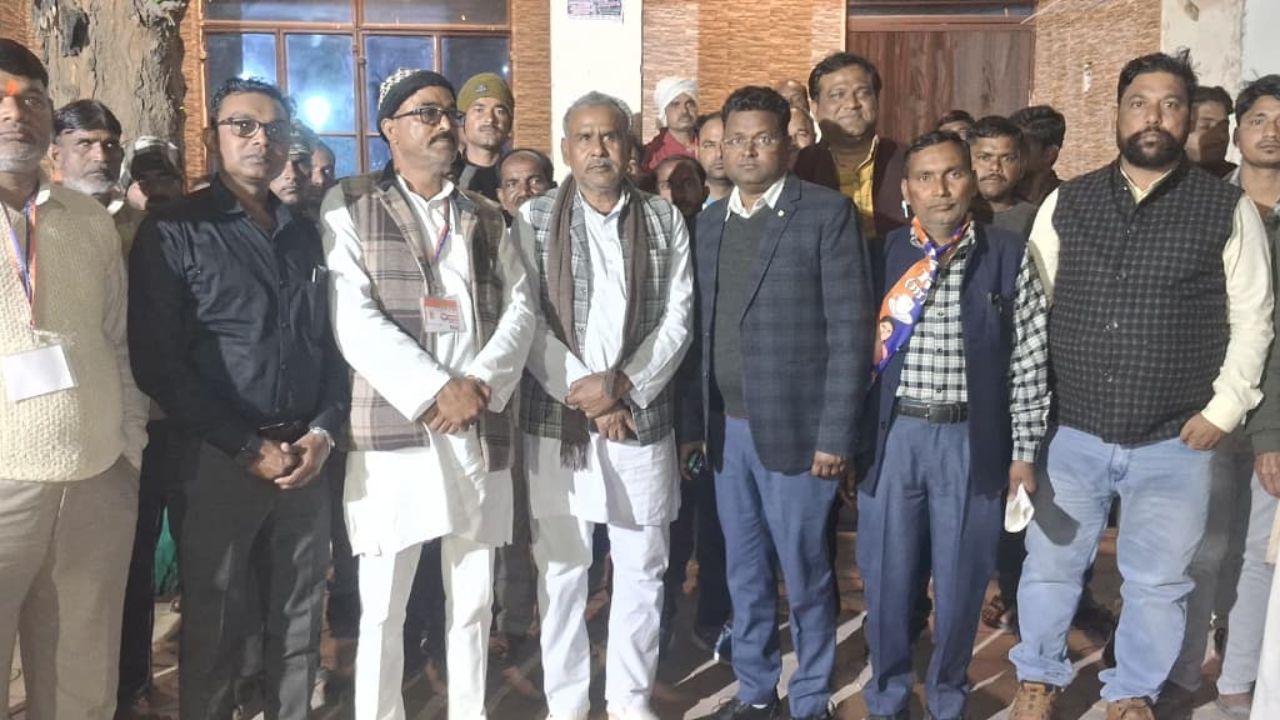 Kanpur Dehat News: झींझक पालिका में क्यों पहुंचे एससी/एसटी आयोग सदस्य? शाम का दौरा रहा खास, पढ़े पूरी खबर